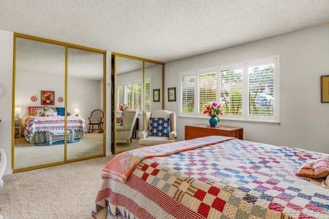 8 Country Club Gate, Pacific Grove, CA 93950