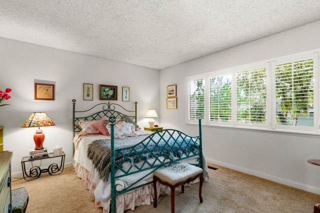 8 Country Club Gate, Pacific Grove, CA 93950