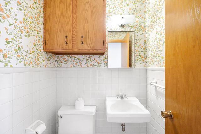 624 109th Lane NE, Blaine, MN 55434