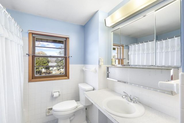 624 109th Lane NE, Blaine, MN 55434