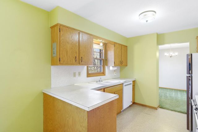 624 109th Lane NE, Blaine, MN 55434