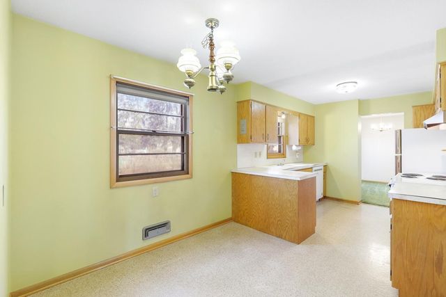 624 109th Lane NE, Blaine, MN 55434