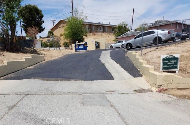 16518 Avalon Avenue, Victorville, CA 92395