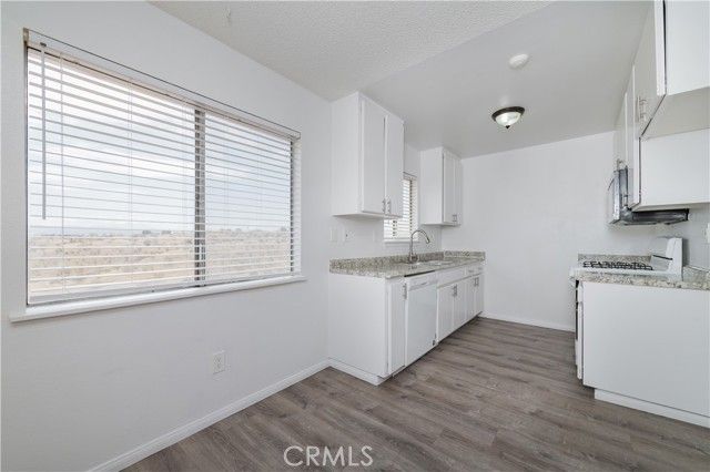 16518 Avalon Avenue, Victorville, CA 92395