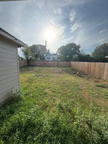 3115 Prairie Avenue, Fort Worth, TX 76106