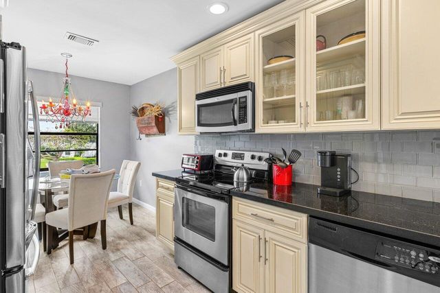 20 Southport Lane B, Boynton Beach, FL 33436