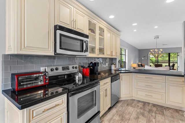 20 Southport Lane B, Boynton Beach, FL 33436