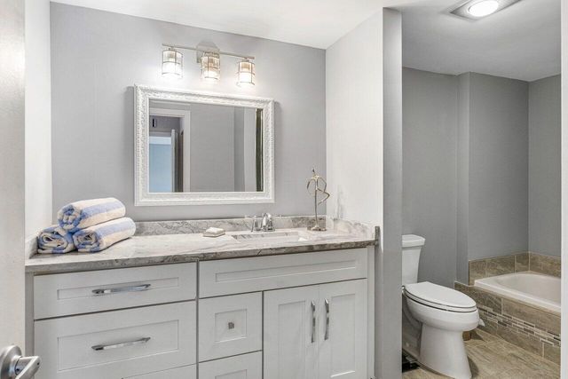 20 Southport Lane B, Boynton Beach, FL 33436