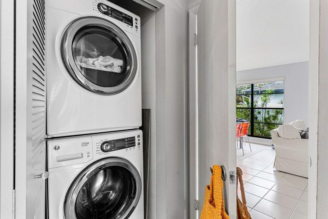 20 Southport Lane B, Boynton Beach, FL 33436