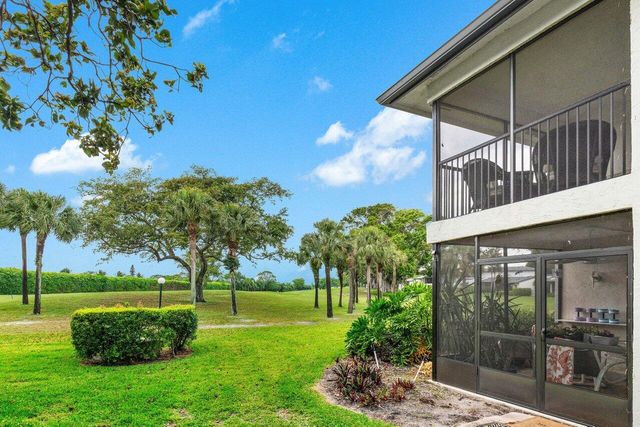 20 Southport Lane B, Boynton Beach, FL 33436