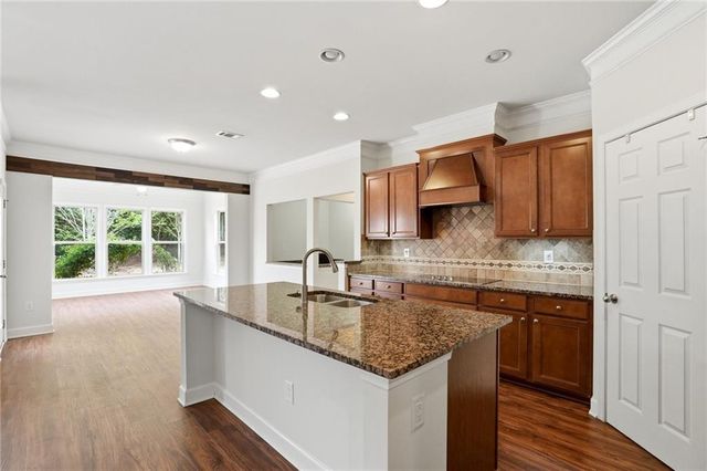 3770 Terrasol Trail SW, Lilburn, GA 30047