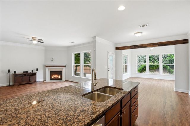 3770 Terrasol Trail SW, Lilburn, GA 30047
