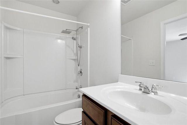 3770 Terrasol Trail SW, Lilburn, GA 30047