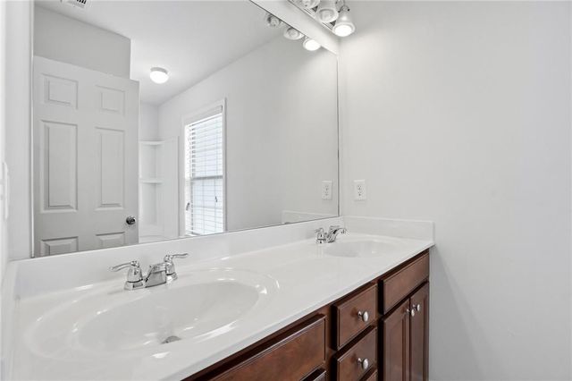 3770 Terrasol Trail SW, Lilburn, GA 30047