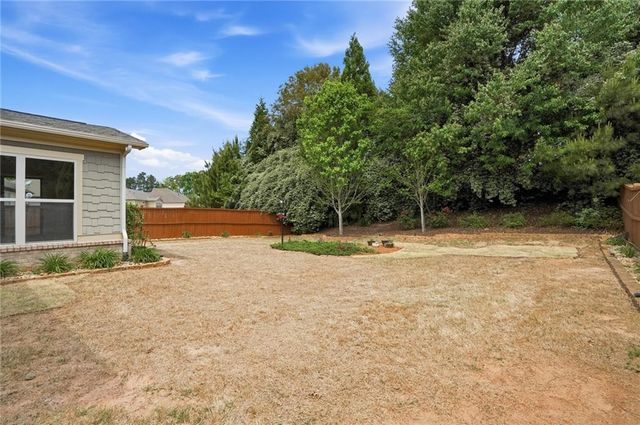 3770 Terrasol Trail SW, Lilburn, GA 30047