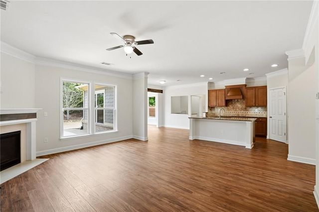 3770 Terrasol Trail SW, Lilburn, GA 30047