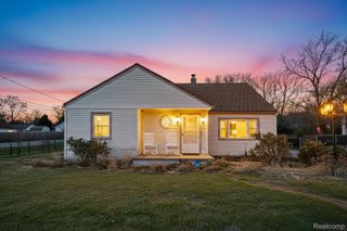 1944 W Sterns Road, Bedford Township, MI 48182