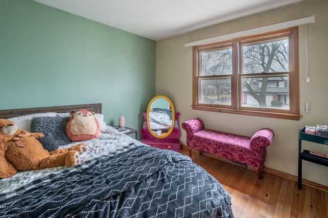 1411 S Robert Drive, Mount Prospect, IL 60056