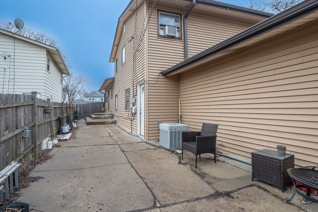 1411 S Robert Drive, Mount Prospect, IL 60056