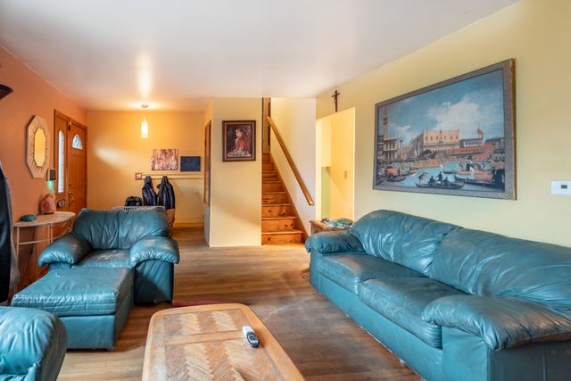 1411 S Robert Drive, Mount Prospect, IL 60056