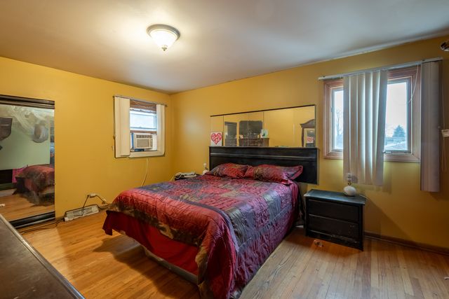 1411 S Robert Drive, Mount Prospect, IL 60056