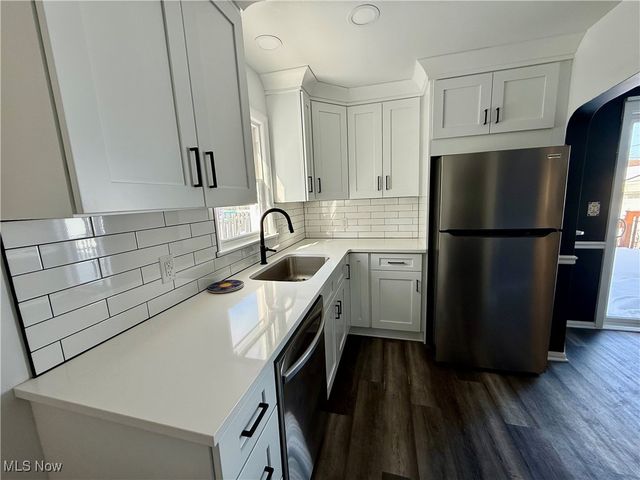 11011 Wallingford Avenue, Garfield Heights, OH 44125