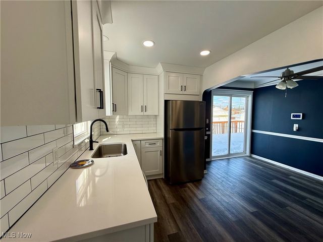 11011 Wallingford Avenue, Garfield Heights, OH 44125