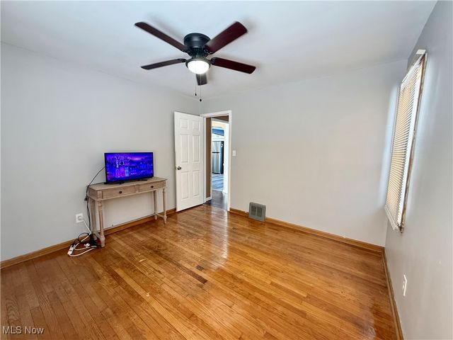 11011 Wallingford Avenue, Garfield Heights, OH 44125