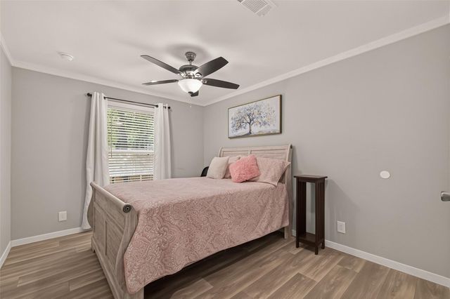 9910 Oak Leaf Street, Baytown, TX 77521