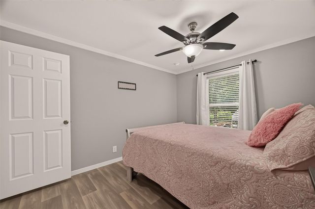 9910 Oak Leaf Street, Baytown, TX 77521