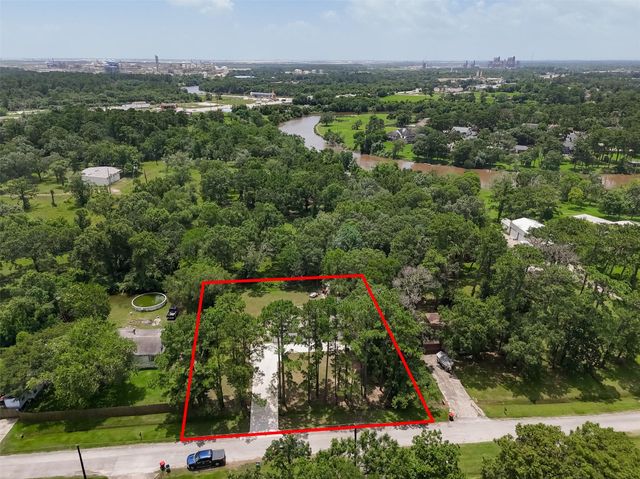 9910 Oak Leaf Street, Baytown, TX 77521