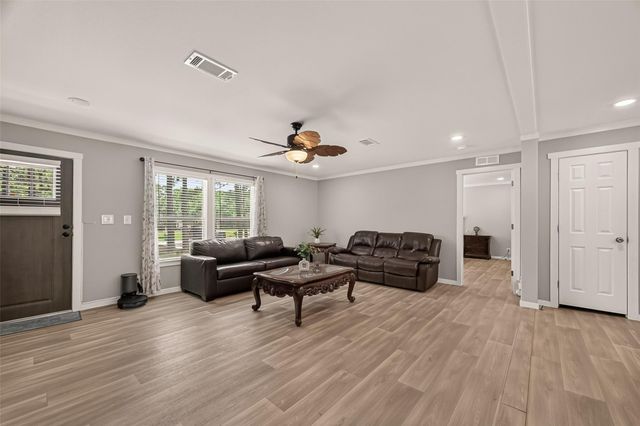 9910 Oak Leaf Street, Baytown, TX 77521