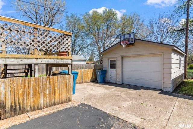 328 PARKVIEW Drive, Rochester, IL 62563