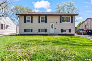 328 PARKVIEW Drive, Rochester, IL 62563