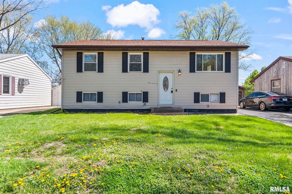 328 PARKVIEW Drive, Rochester, IL 62563