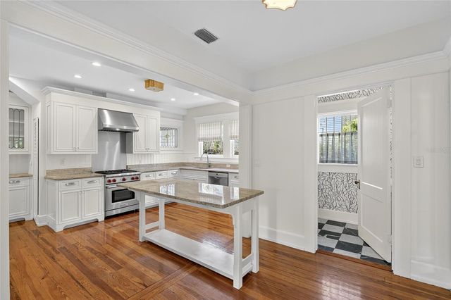 3003 W HARBOR VIEW AVE AVENUE, Tampa, FL 33611