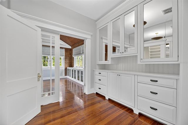 3003 W HARBOR VIEW AVE AVENUE, Tampa, FL 33611