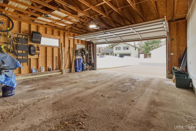 1860 Heikkala Drive, Marquette, MI 49855