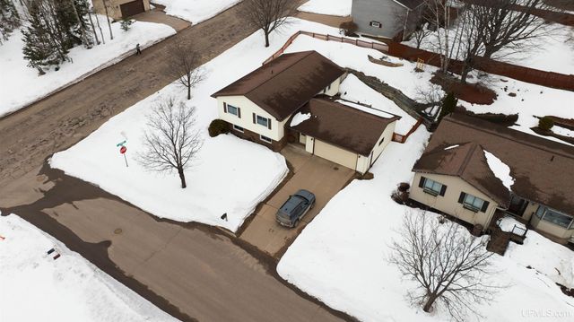 1860 Heikkala Drive, Marquette, MI 49855