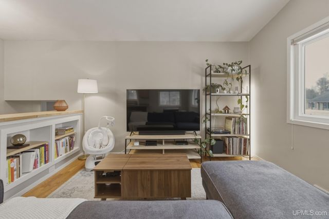 1860 Heikkala Drive, Marquette, MI 49855