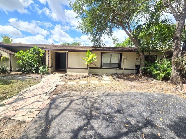 11588 SW 112th Ave, Miami, FL 33176
