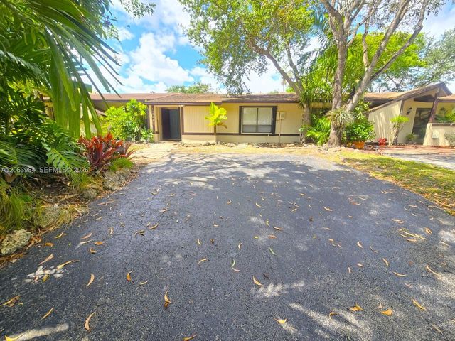 11588 SW 112th Ave, Miami, FL 33176