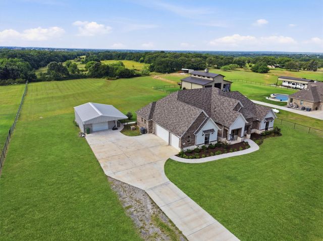 917 County Road 2175, Decatur, TX 76234
