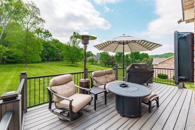 1022 Tower Hill Ln, Hendersonville, TN 37075