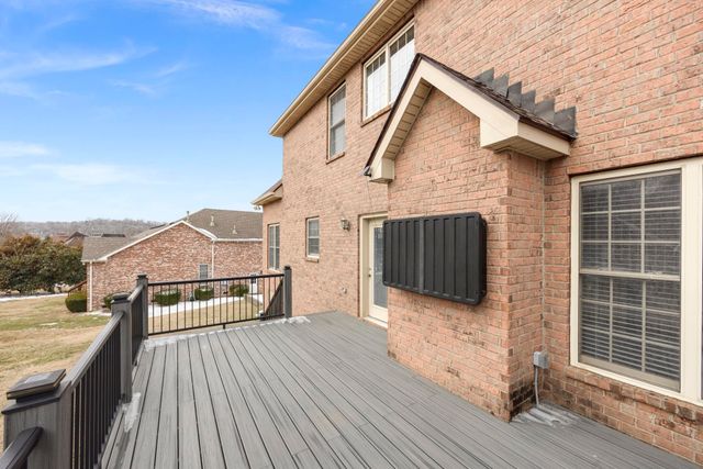 1022 Tower Hill Ln, Hendersonville, TN 37075