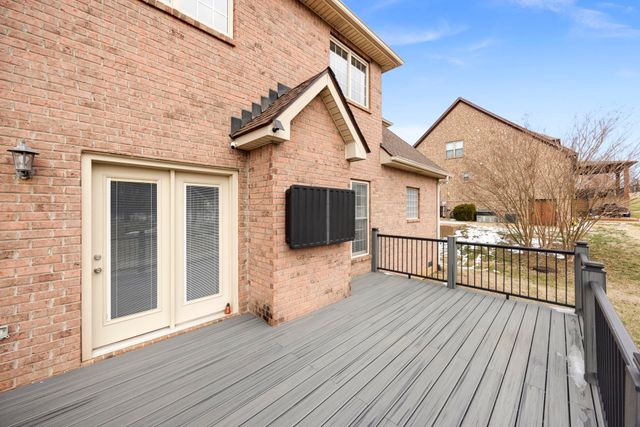 1022 Tower Hill Ln, Hendersonville, TN 37075