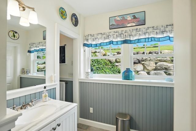 900 Crosswinds Drive, Charlotte, VT 05445