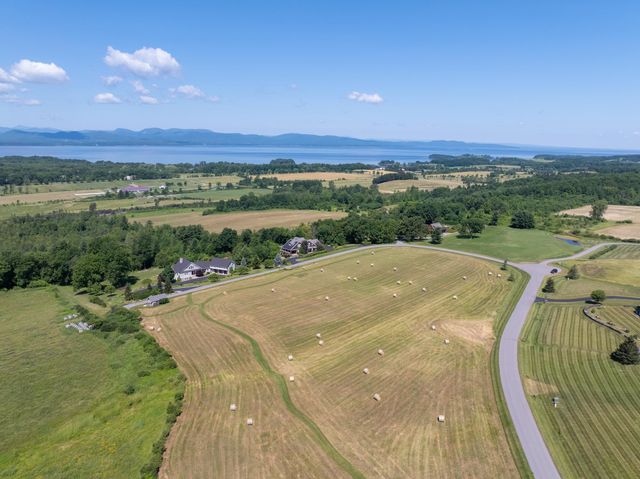 900 Crosswinds Drive, Charlotte, VT 05445