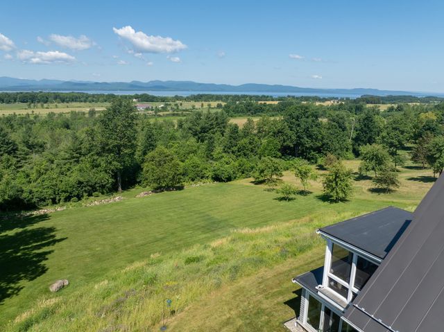 900 Crosswinds Drive, Charlotte, VT 05445