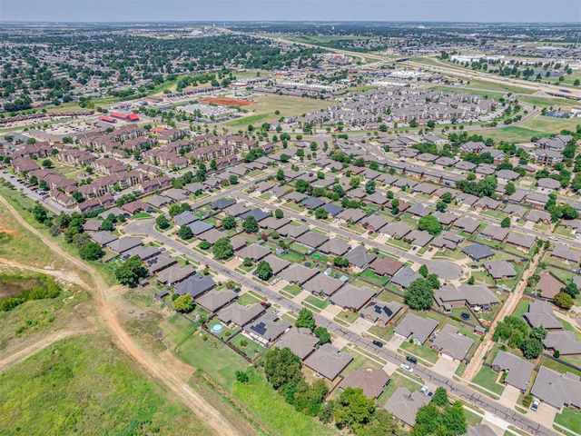 11108 SW 8th Street, Yukon, OK 73099